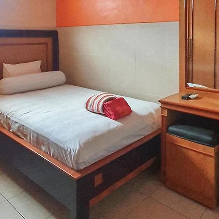 Homestay Gayatri Sawojajar Near Univ Negeri Malang Kampus 2 Mitra Reddoorz 外观 照片