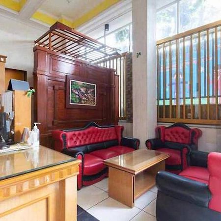 Homestay Gayatri Sawojajar Near Univ Negeri Malang Kampus 2 Mitra Reddoorz 外观 照片