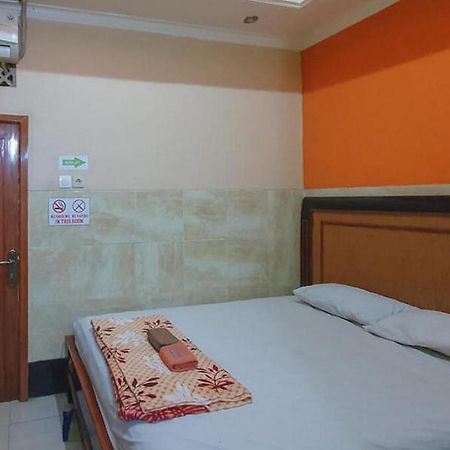 Homestay Gayatri Sawojajar Near Univ Negeri Malang Kampus 2 Mitra Reddoorz 外观 照片