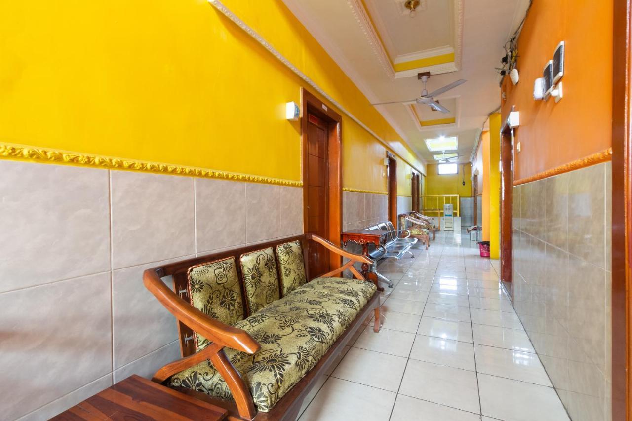 Homestay Gayatri Sawojajar Near Univ Negeri Malang Kampus 2 Mitra Reddoorz 外观 照片