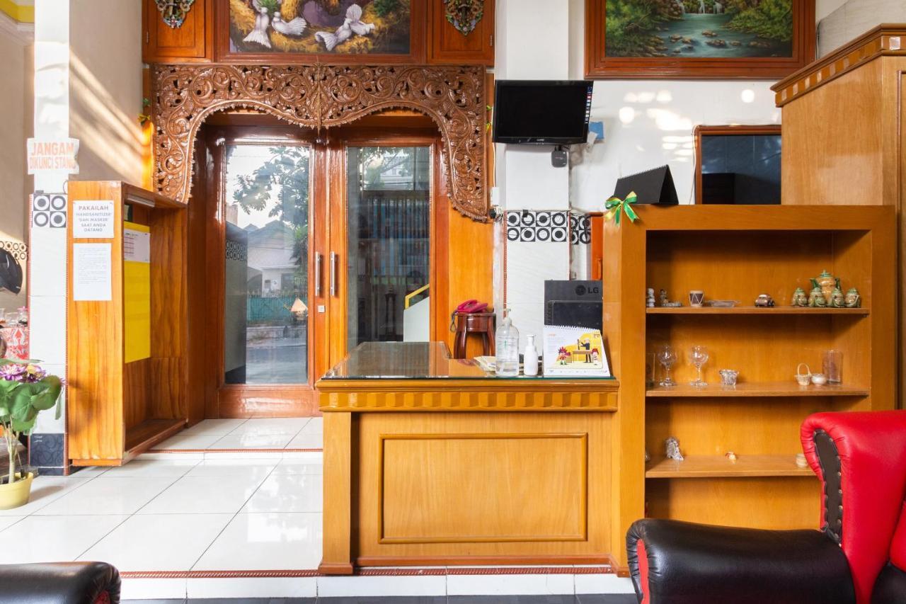 Homestay Gayatri Sawojajar Near Univ Negeri Malang Kampus 2 Mitra Reddoorz 外观 照片