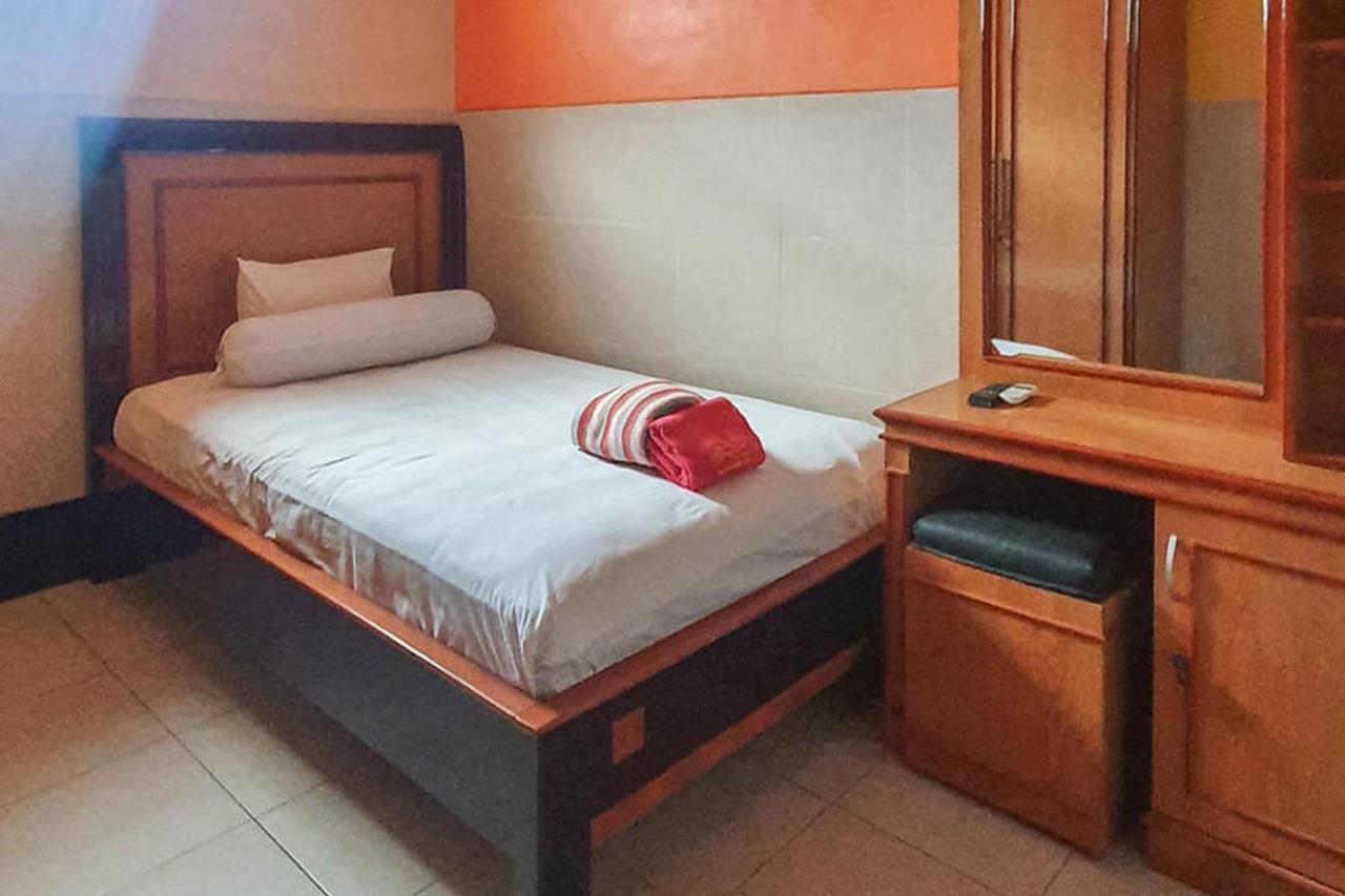 Homestay Gayatri Sawojajar Near Univ Negeri Malang Kampus 2 Mitra Reddoorz 外观 照片