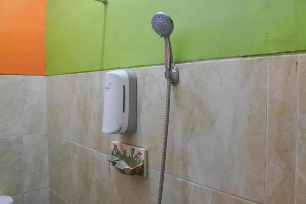 Homestay Gayatri Sawojajar Near Univ Negeri Malang Kampus 2 Mitra Reddoorz 外观 照片