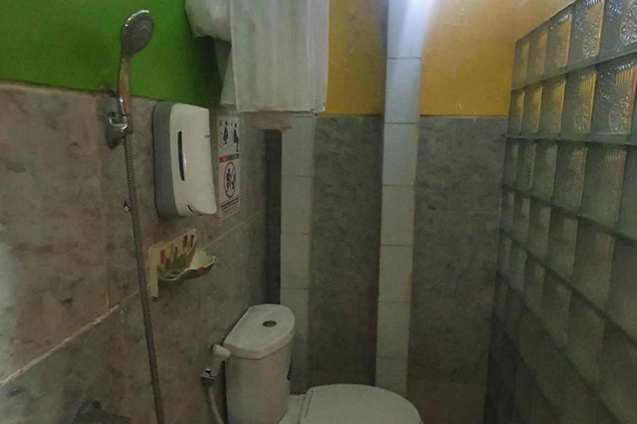 Homestay Gayatri Sawojajar Near Univ Negeri Malang Kampus 2 Mitra Reddoorz 外观 照片